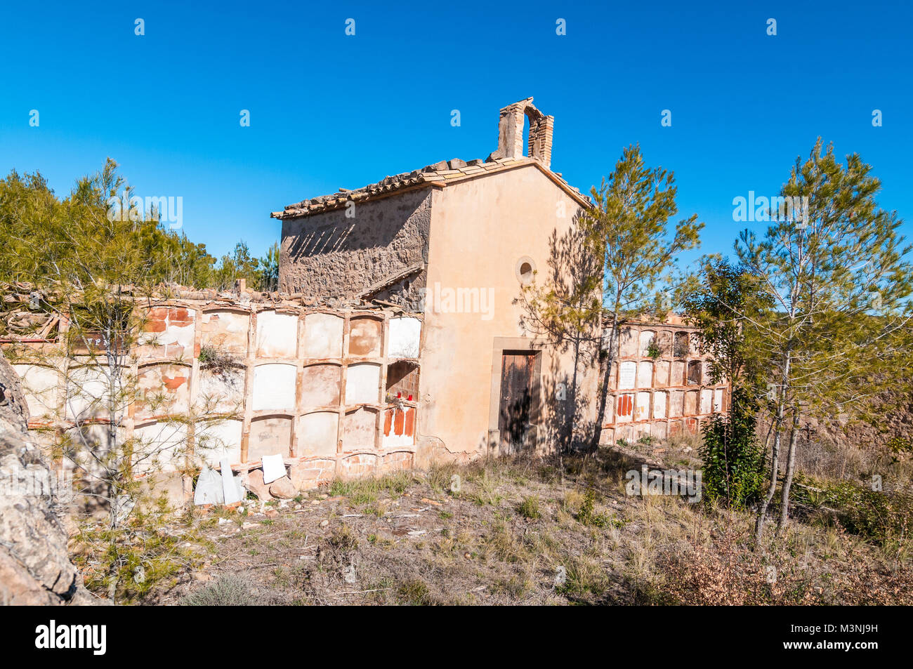 Cimitero vecchio muro tombe, Aguilar de Segarra, Catalogna, Spagna Foto Stock