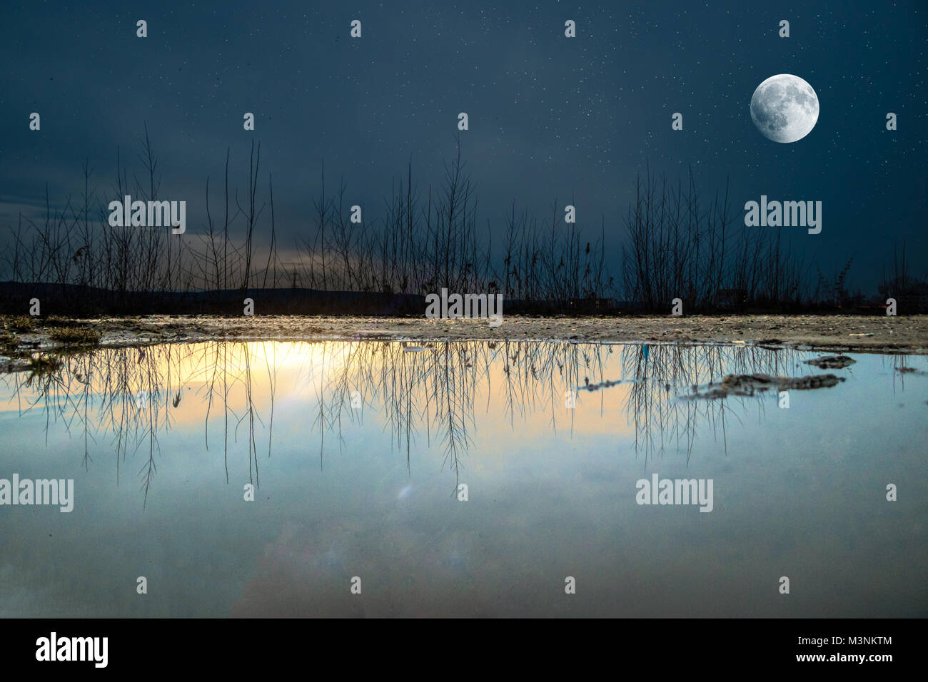 Giorno e notte ciclo in una scena Foto Stock