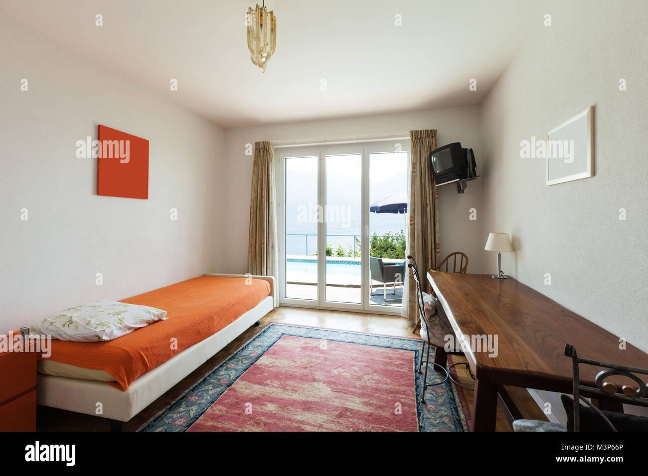 Interno della casa, vista camera da letto, letto singolo Foto Stock