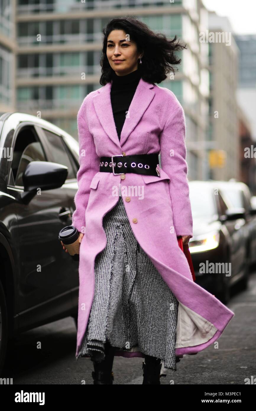 Caroline Issa, redattore della rivista del serbatoio, frequentando una pista mostra durante la settimana della moda di New York - Feb 10, 2018 - Foto: Pista Manhattan/Zach Chase ***per solo uso editoriale*** | Verwendung weltweit Foto Stock