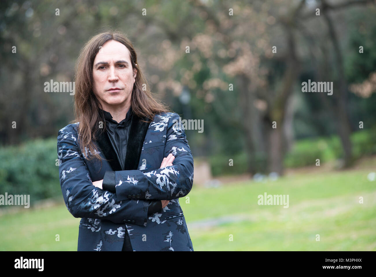 Roma, Italia. 12 Febbraio, 2018. Manuel Agnelli che frequentano il photocall di Caravaggio L'Anima e il Sangue alla Casa del Cinema di Roma Credito: Silvia Gerbino/Alamy Live News Foto Stock