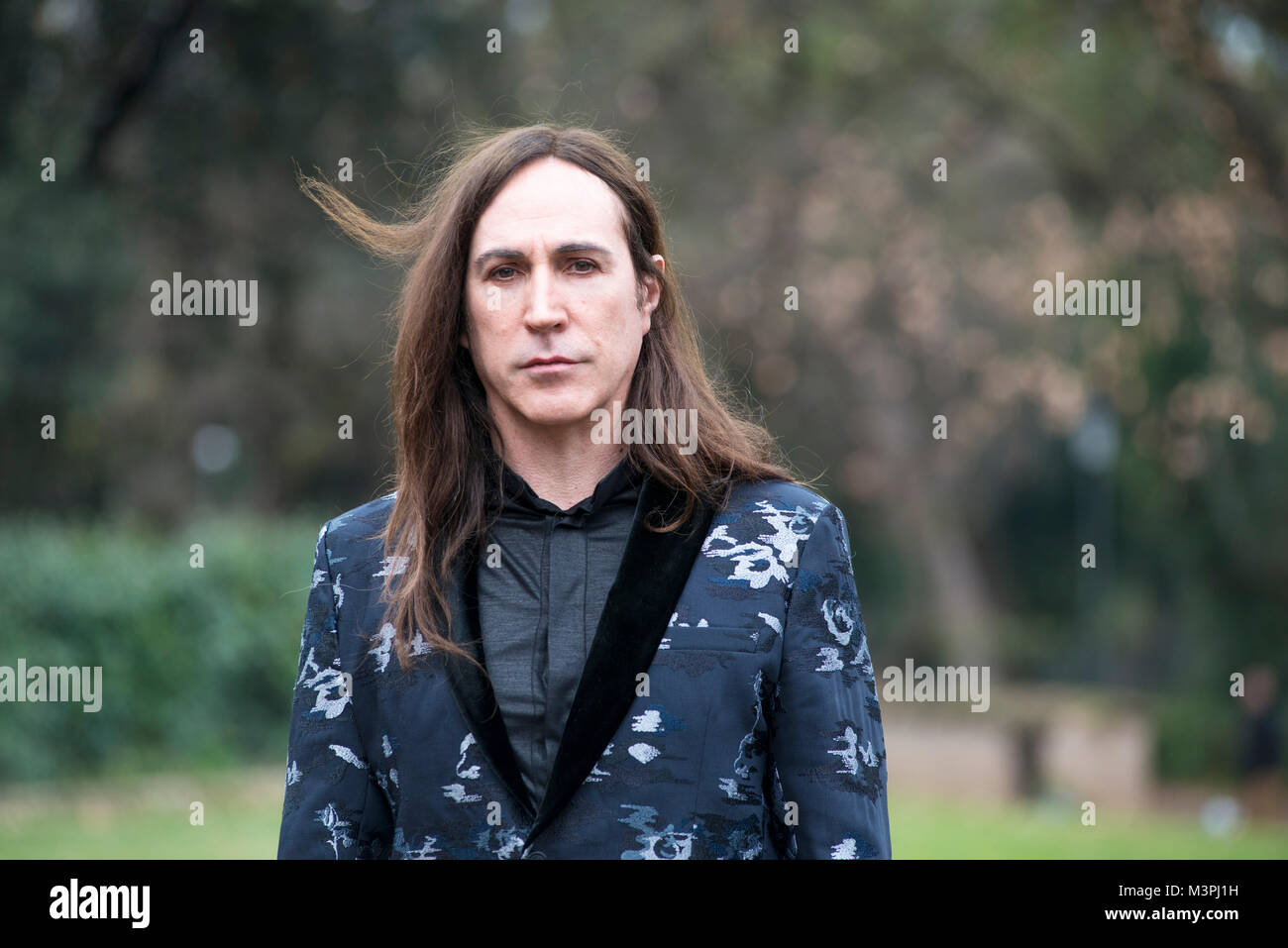 Roma, Italia. 12 Febbraio, 2018. Manuel Agnelli che frequentano il photocall di Caravaggio L'Anima e il Sangue alla Casa del Cinema di Roma Credito: Silvia Gerbino/Alamy Live News Foto Stock
