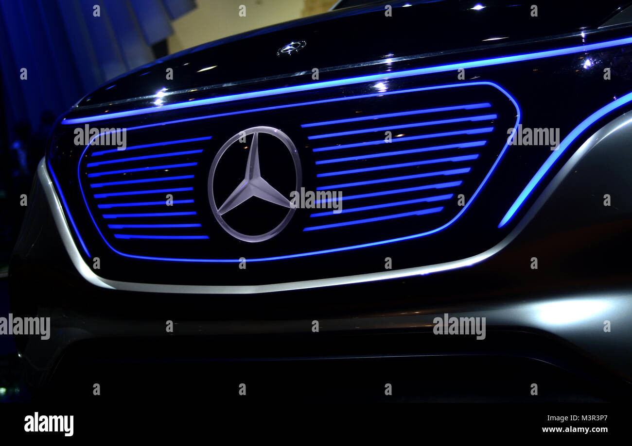 Mercedes Benz auto cofano Foto Stock