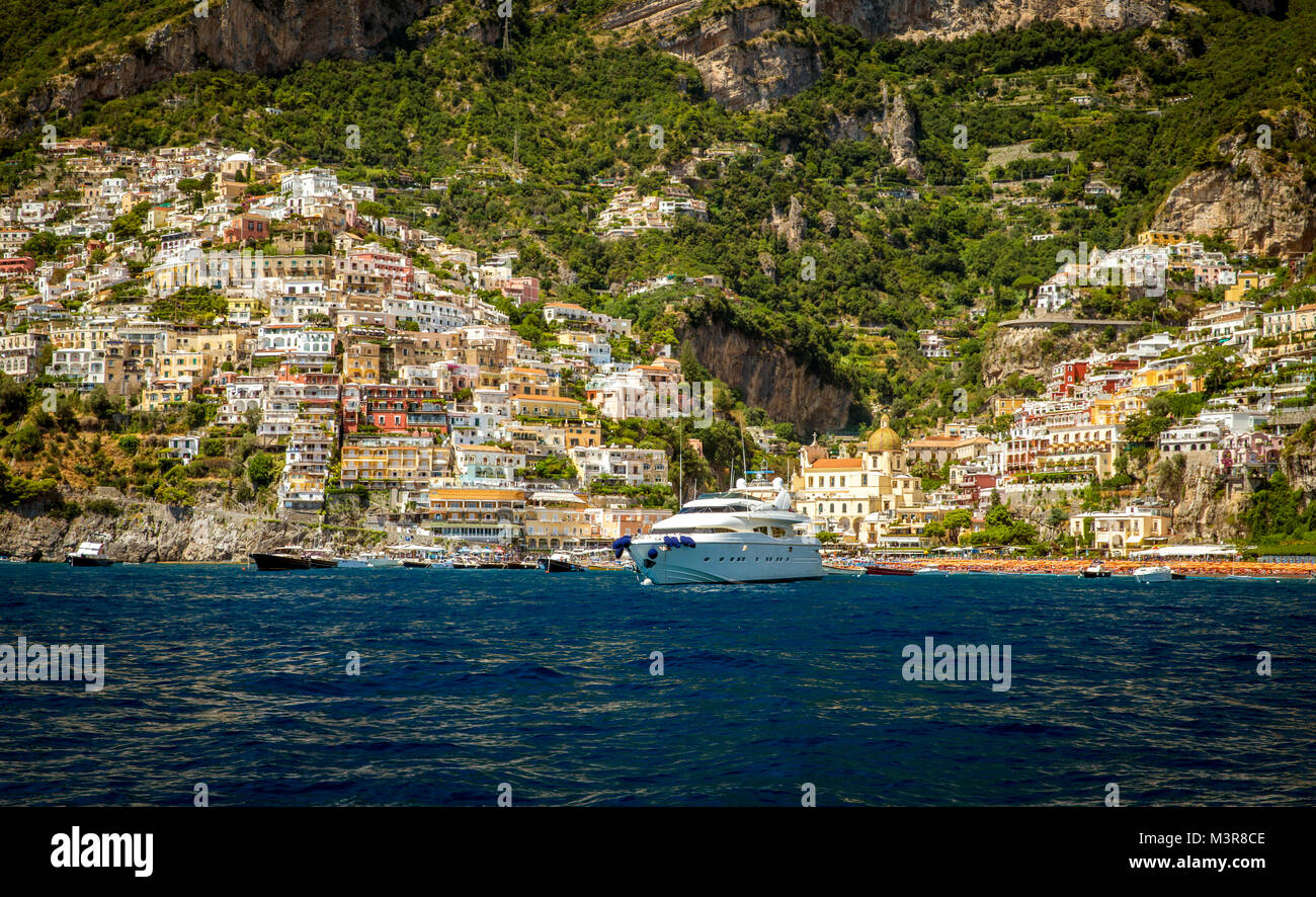 Panorama della città di Positano, Costiera Amalfitana Foto Stock