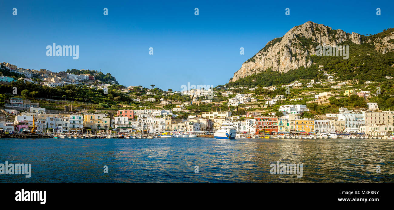 Panorama della Marina Grande di Capri Island, Italia Foto Stock