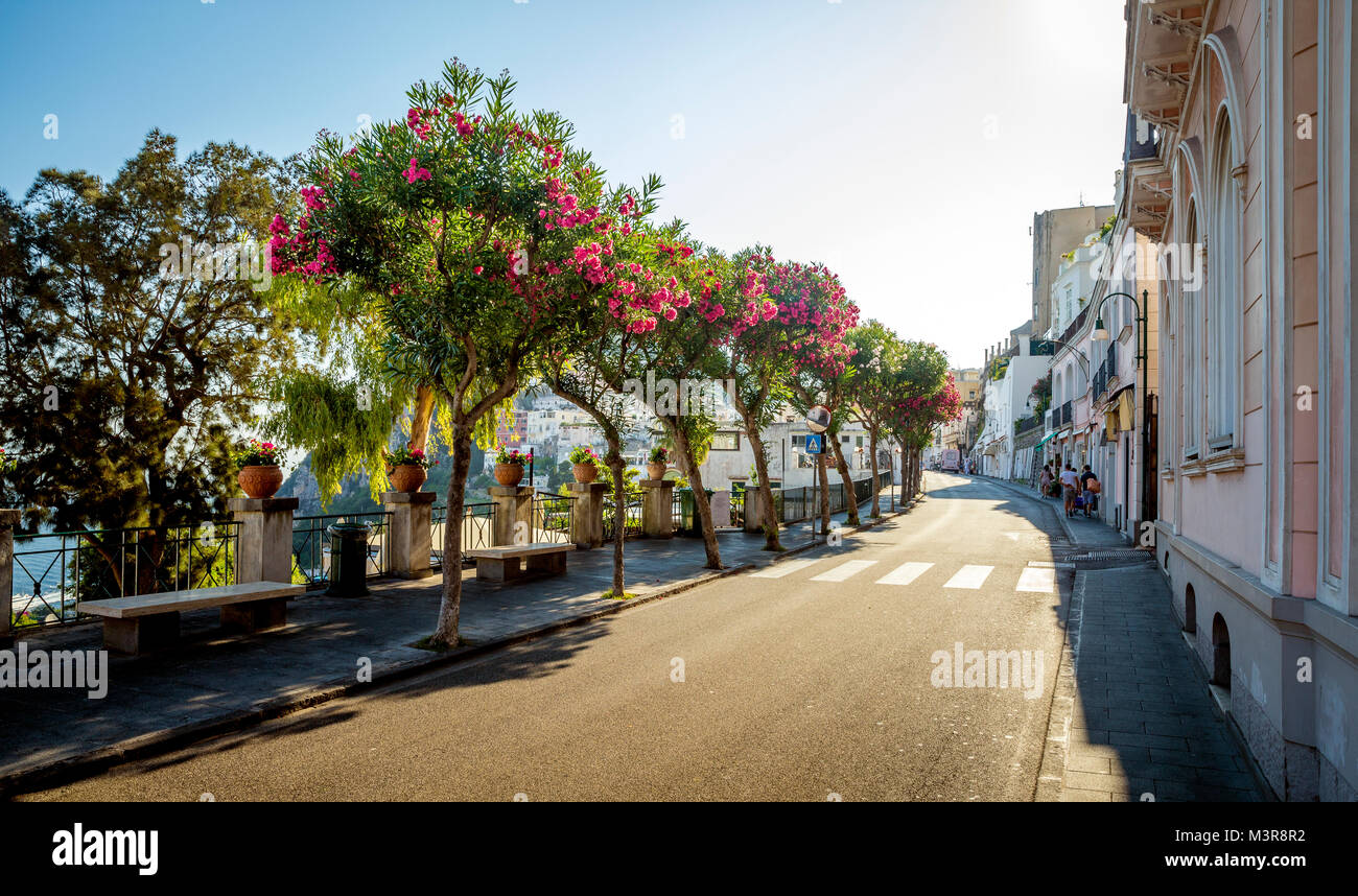 Strada di Capri città sull isola di Capri in Italia Foto Stock