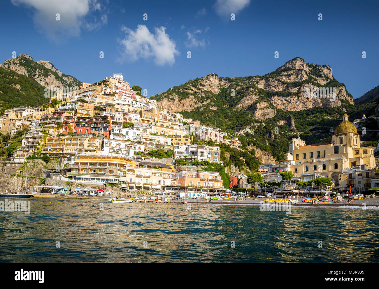 Panorama della città di Positano, Costiera Amalfitana, Italia Foto Stock
