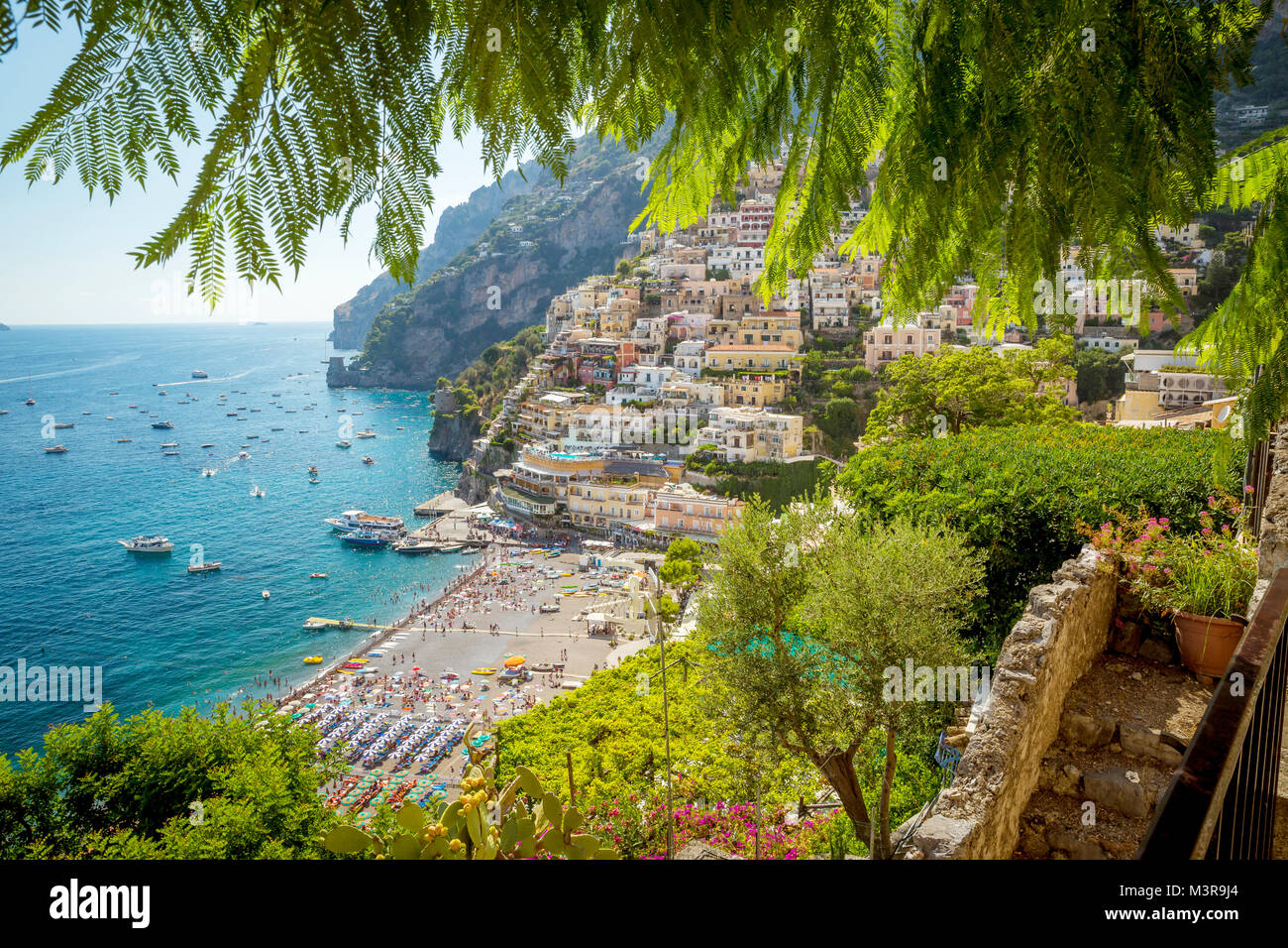 Vista panoramica di Positano, città della Costa d'Amalfi, Campania, Italia Foto Stock