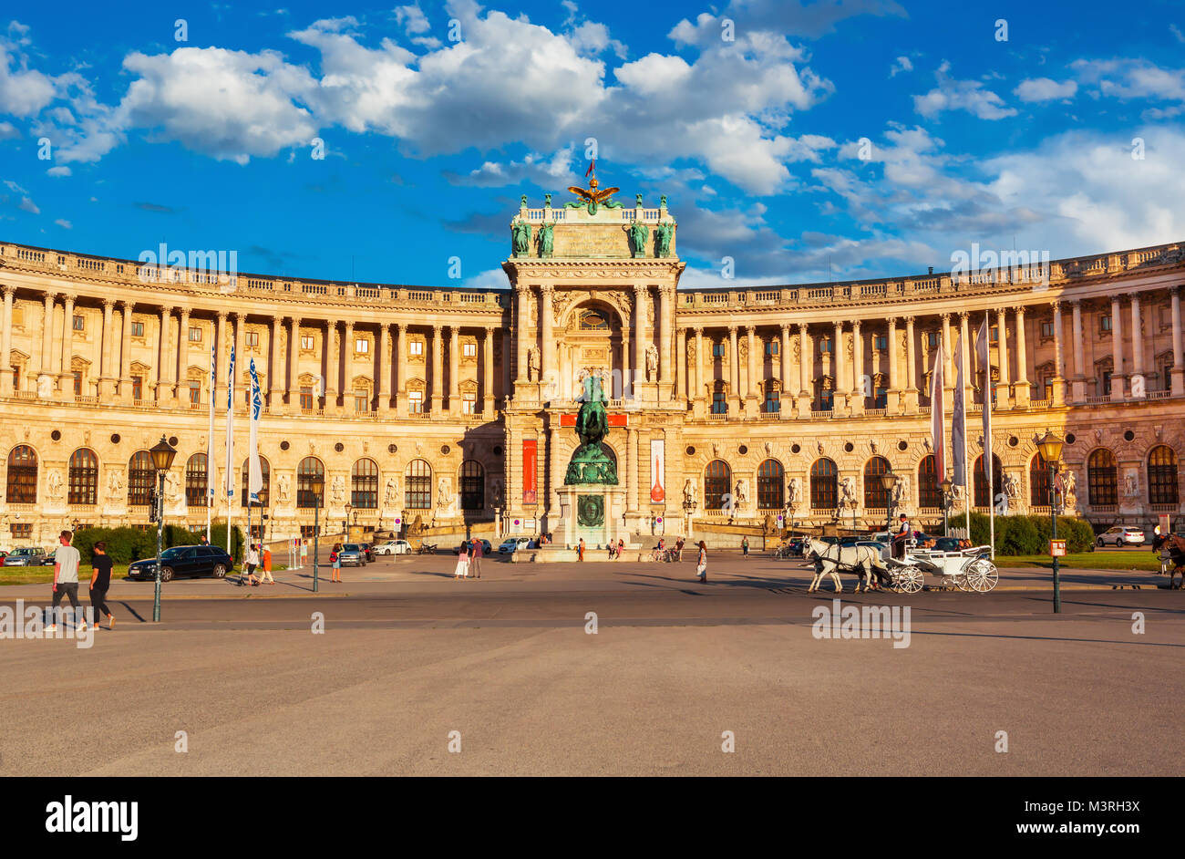 Edificio della Biblioteca Nazionale Austriaca, complesso di Hofburg di Vienna, Austria. Foto Stock