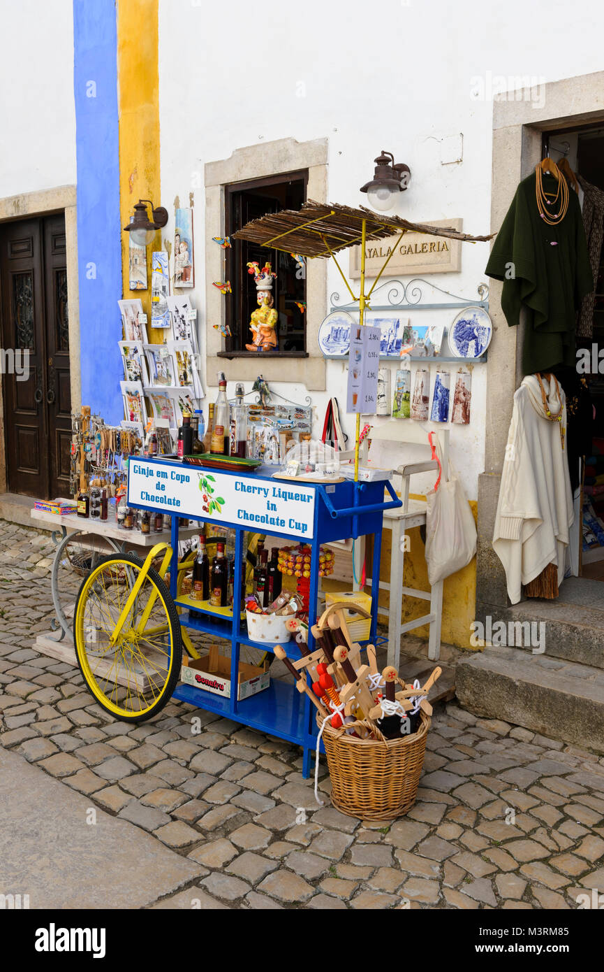 Un piccolo negozio di Obidos, Portogallo Foto Stock