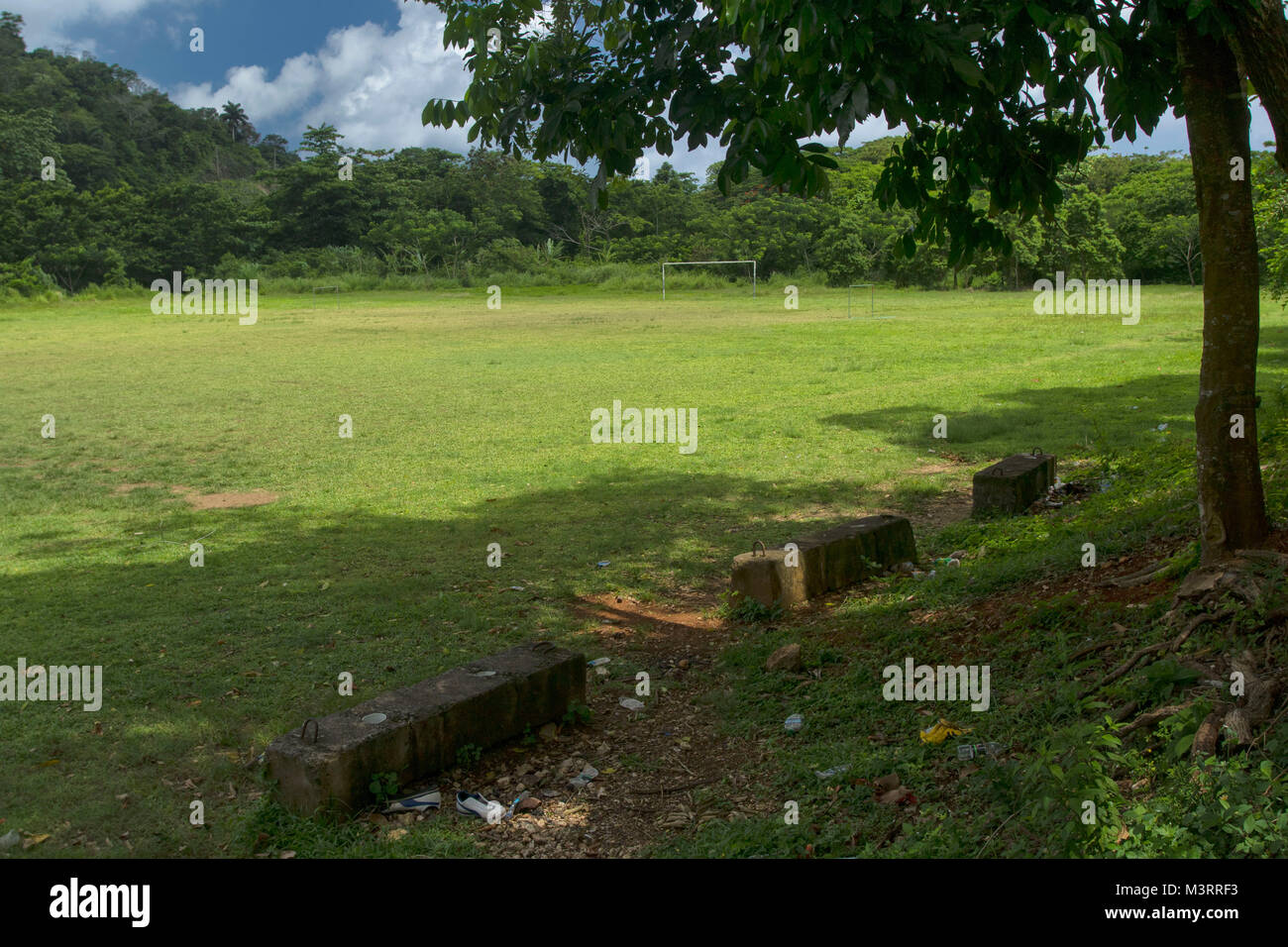 Campo da calcio in campagna vicino a Ocho Rios, Giamaica, West Indies,dei Caraibi Foto Stock