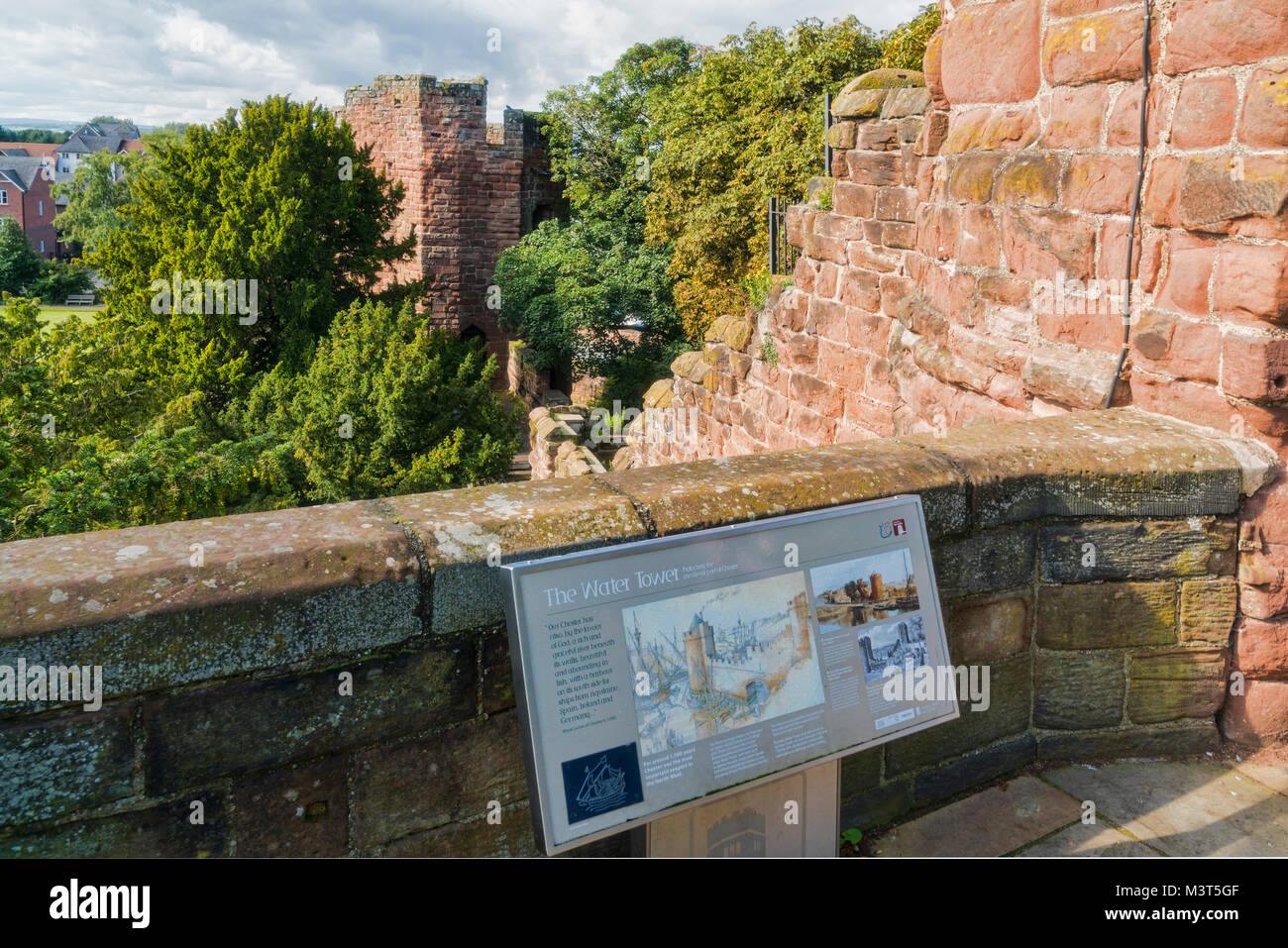Le mura della città, Water Tower, città di Chester, England, Regno Unito Foto Stock