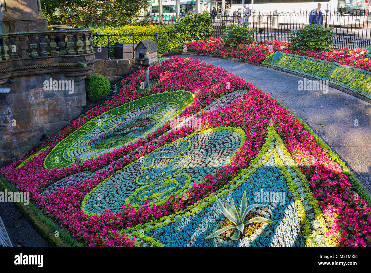 Lo scozzese Bi-Centenial Orologio dei fiori, i giardini di Princes Street, Edimburgo, Scozia, Regno Unito. Foto Stock