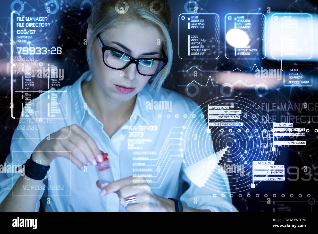 Programmatore stanchi di prendere pillole mentre il senso di malessere Foto Stock