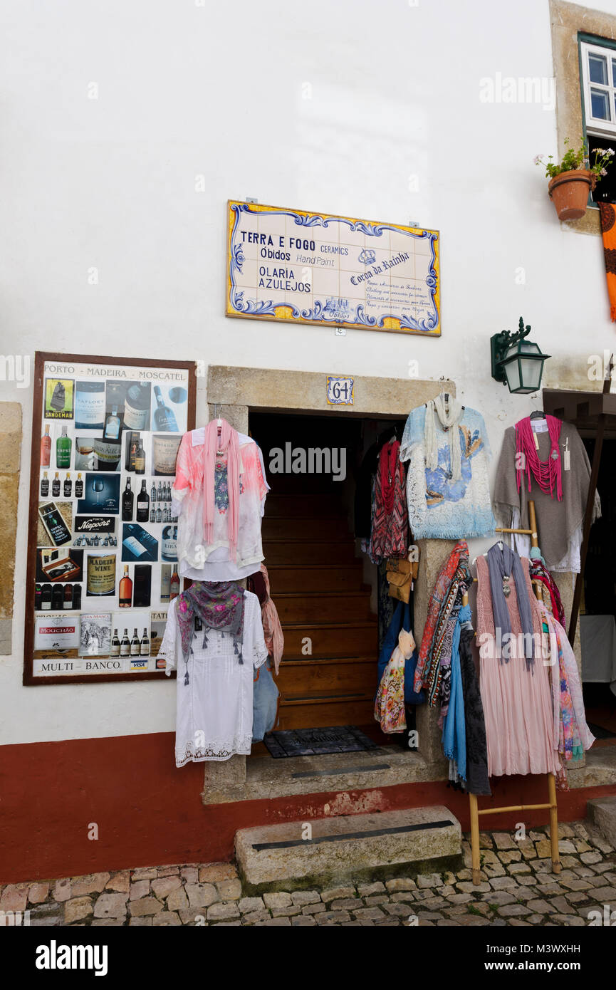 Un piccolo negozio di Obidos, Portogallo Foto Stock