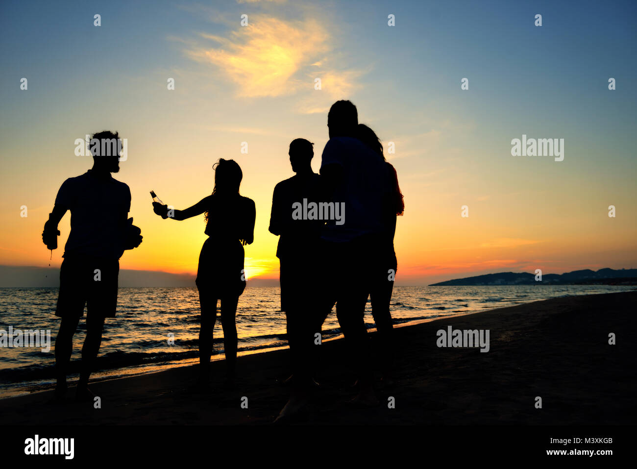 Persone celebrazione festa sulla spiaggia vacanze Estate Concetto di vacanza Foto Stock