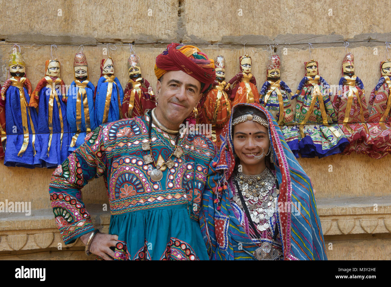 Vestito come un re in Jaisalmer, Rajasthan, India Foto Stock