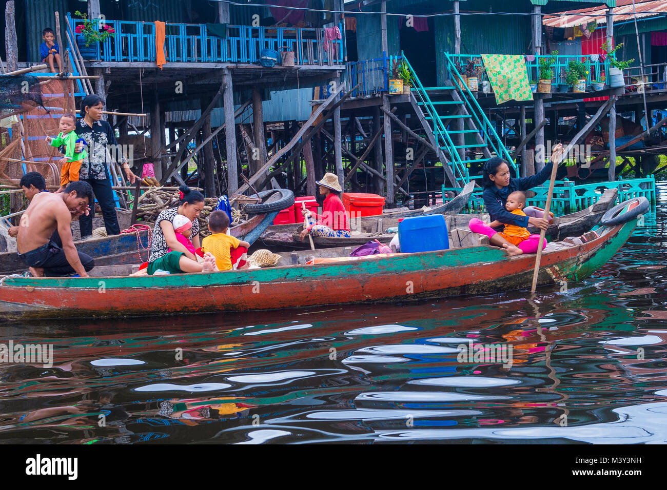 Cambogiano in Tonle sap lago Cambogia Foto Stock