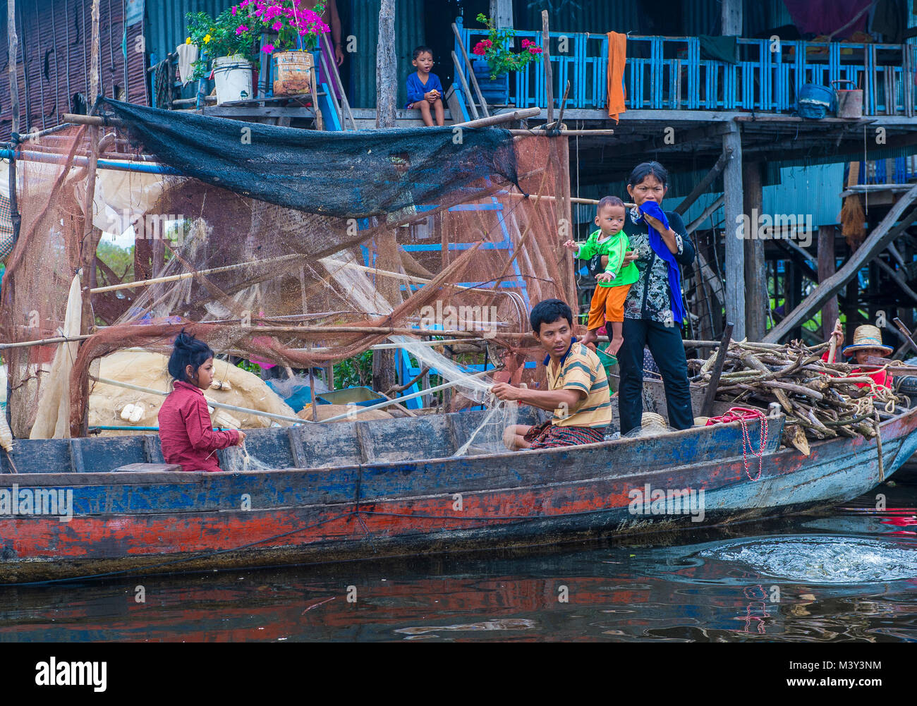 Cambogiano in Tonle sap lago Cambogia Foto Stock
