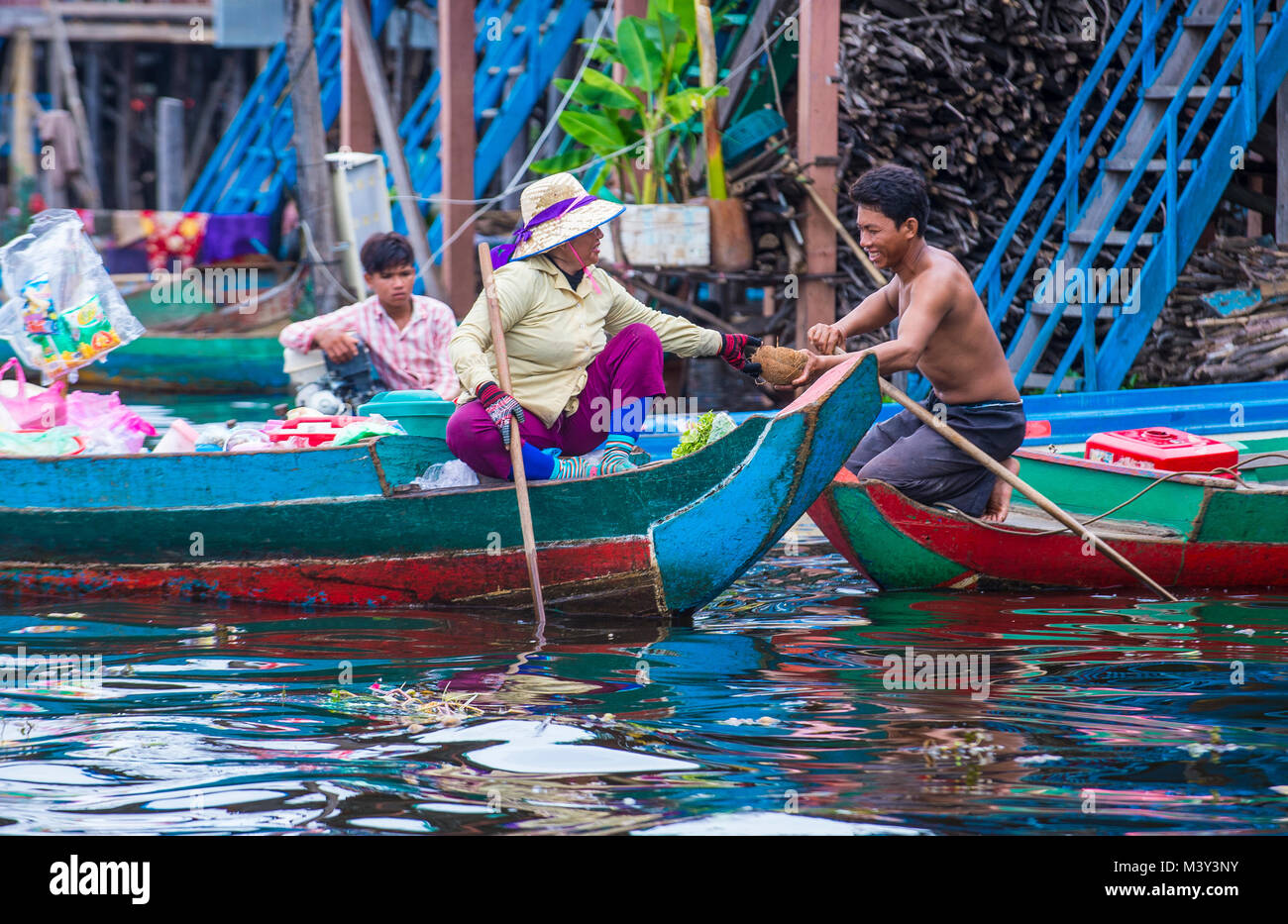 Cambogiano in Tonle sap lago Cambogia Foto Stock