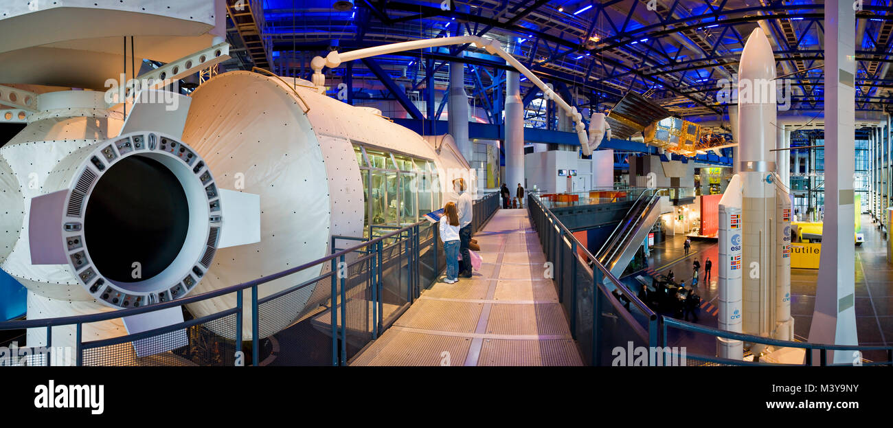 Francia, Paris, Parc de la Villette, Cite des Sciences et de l'Industrie dall architetto Adrien Fainsilber, esposizione permanente di circa lo spazio Foto Stock