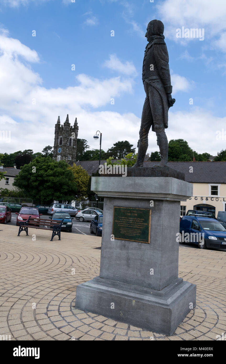 Statua di Theobald Wolfe Tone.1763- 1798. Era una figura rivoluzionaria irlandese e la sua statua si trova in Wolfetone Square a Bantry nella contea di Cork Foto Stock