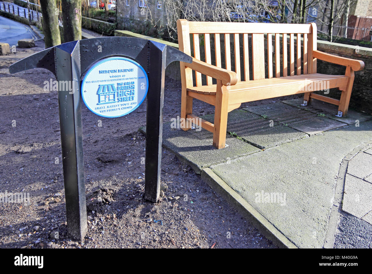 Segno celebrando Hebden Bridge come vincitori del Great British High Street 2016, concorrenza, piccola città mercato delle persone e la loro sezione scelta. Foto Stock