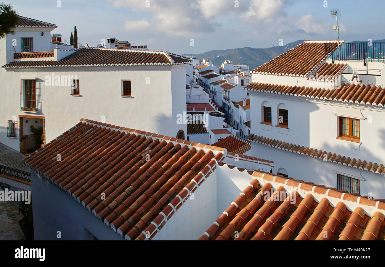 Sopra i tetti di Frigiliana, Costa del Sol, Spagna Foto Stock