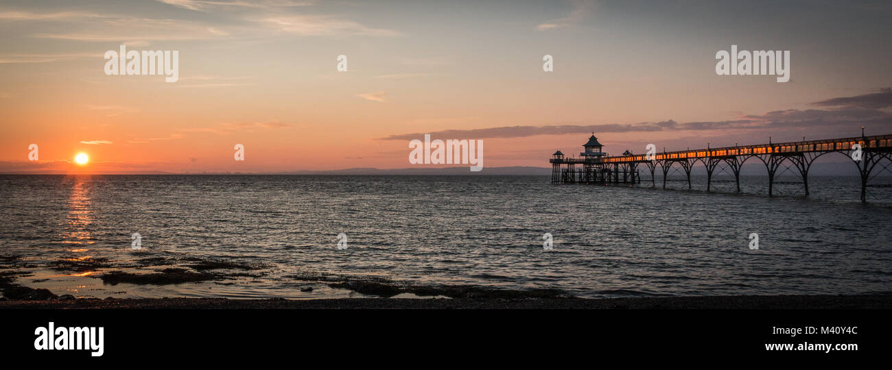 Tramonto a Clevedon Pier, Bristol Foto Stock