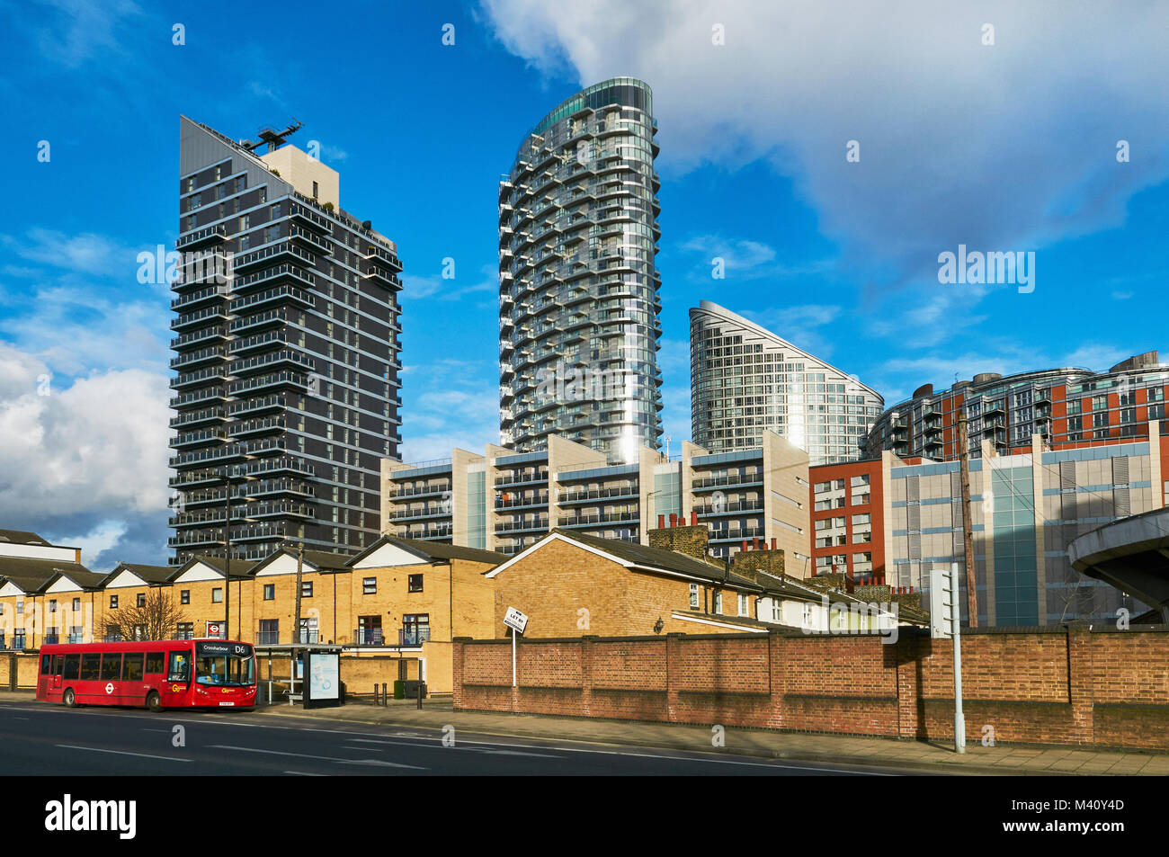 Nuovo appartamento di edifici in legno di pioppo, vicino a Canary Wharf, East London REGNO UNITO Foto Stock