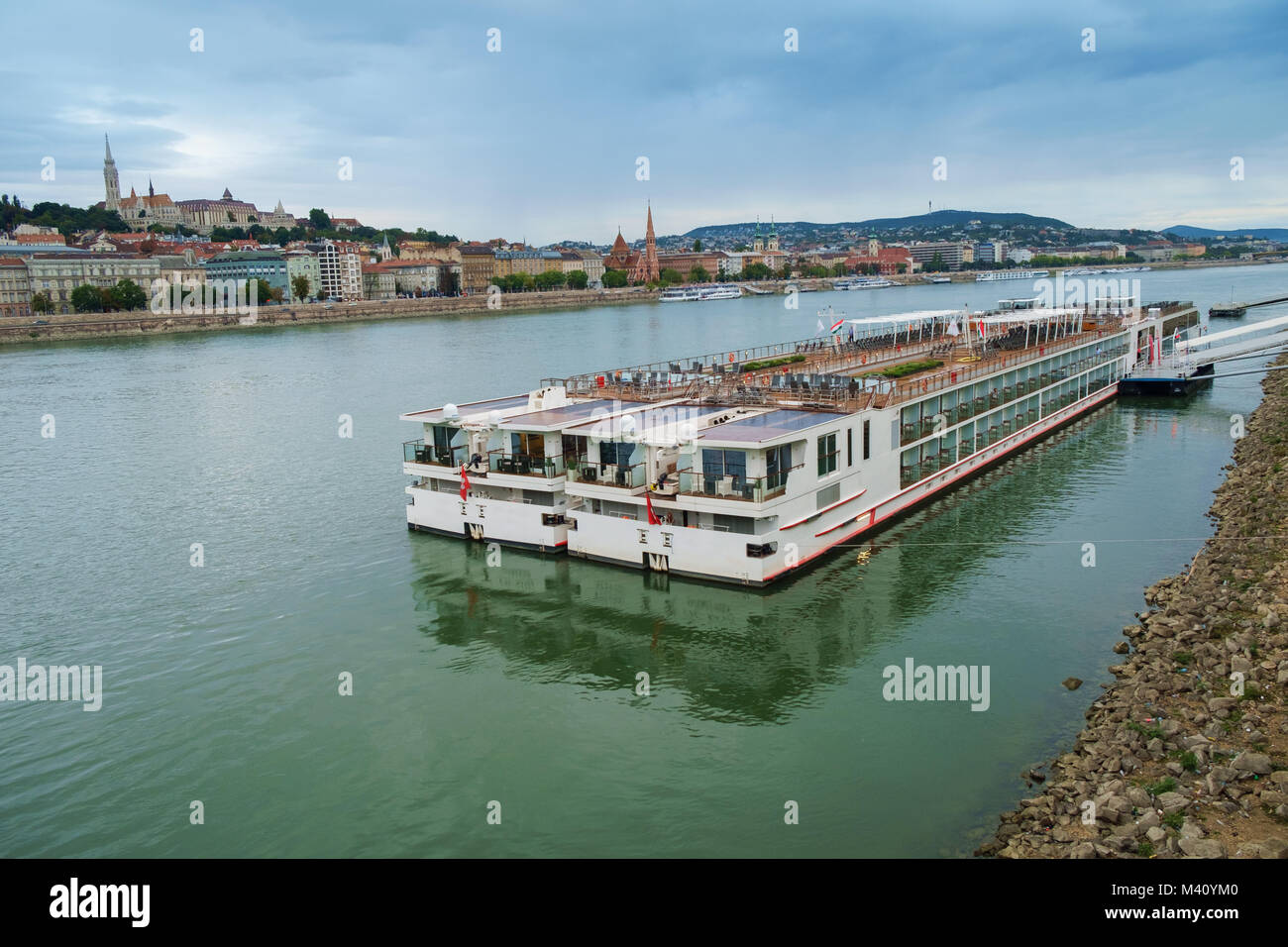 Bella vista sulla capitale ungherese, Budapest. Fiume Danubio. Foto Stock