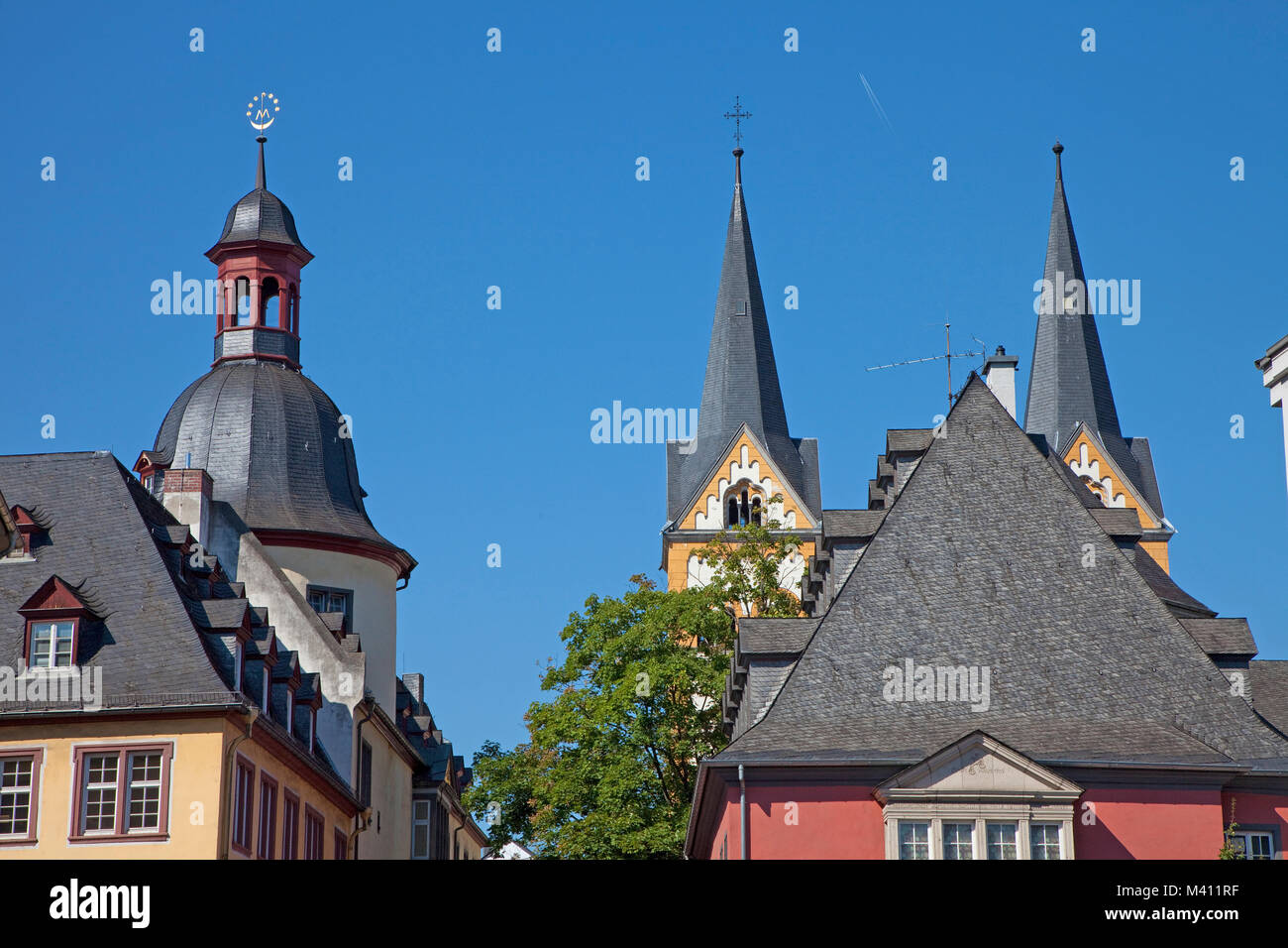 Torre di un vecchio magazzino e Fiorini chiesa torri, Coblenz, Renania-Palatinato, Germania, Europa Foto Stock