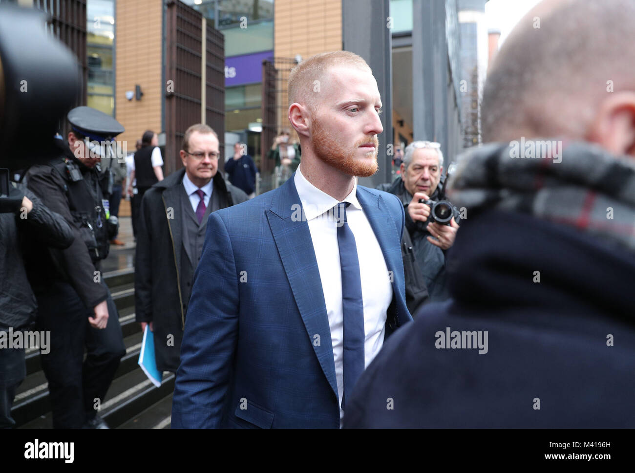 Inghilterra e Durham cricketer Ben Stokes, 26, lascia Bristol Corte dei magistrati in cui egli è stato detto che egli si troverà di fronte ad un tribunale di corona prova oltre un alterco al di fuori di una discoteca. Foto Stock