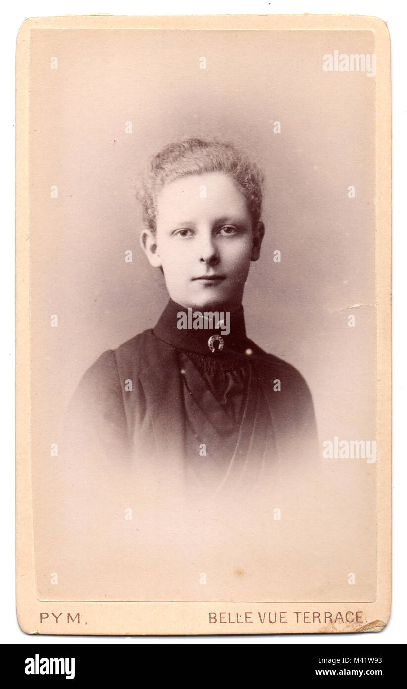 Ritratto in studio di Ethel Margaret Jupp, nato 1874: fotografia Vittoriano, circa 1895 Foto Stock