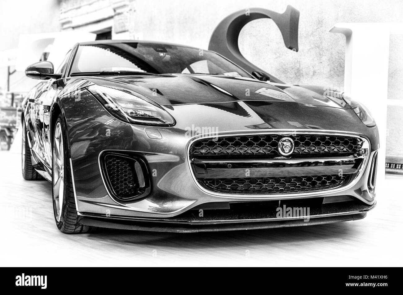 L'Italia, taormina 2017- jaguar f tipo in mostra a Taormina in Sicilia Foto Stock