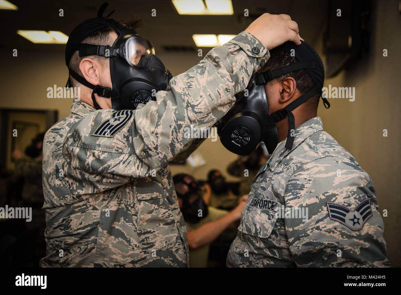 Avieri assegnato alla 927th Air Refuelling Wing hanno partecipato a corsi di formazione annuale requisiti durante il mese di febbraio unità gruppo di formazione, 9-11 febbraio 2018 a MacDill Air Force Base, Fla. la formazione annuale garantisce che ciascun Airman è in grado di servizio e di operare in un ambiente distribuito. (U.S. Air Force foto di Tech. Sgt. Adam C. Borgman) Foto Stock