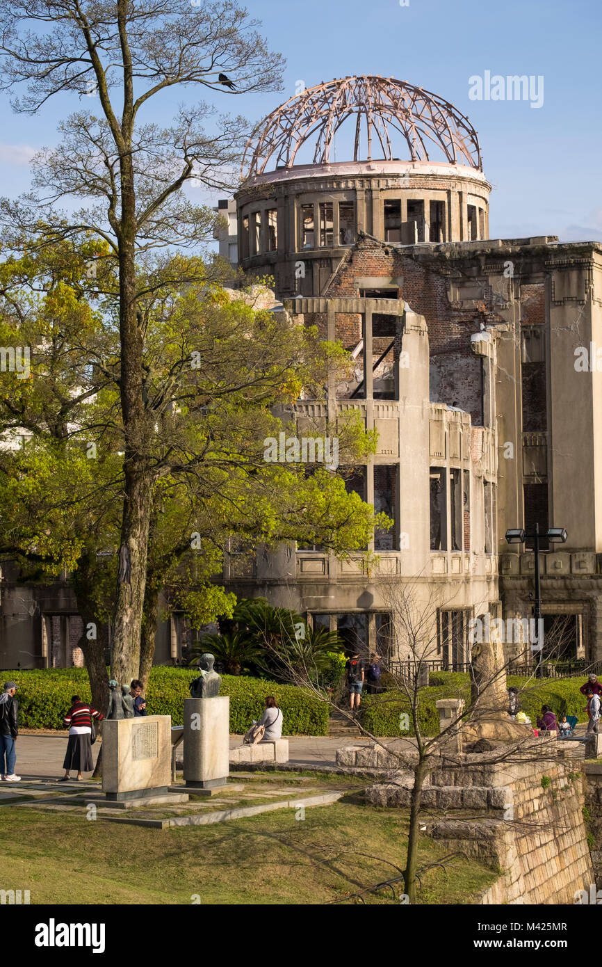 La Cupola della Bomba Atomica (Genbaku Domu), l'ex Hiroshima Promozione Industriale Hall, nel Parco del Memoriale della Pace di Hiroshima, Giappone Foto Stock