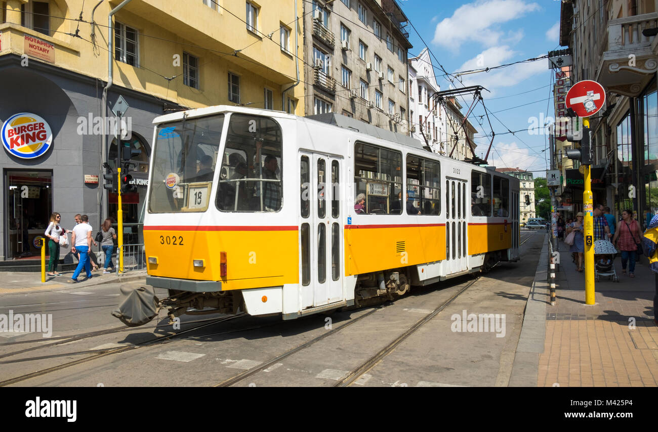 Il tram nel centro di Sofia, Bulgaria, Europa Foto Stock