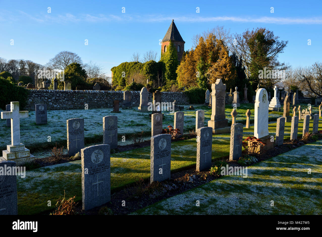 Commonwealth War Graves Commission sezione del Cromarty Cemetery sulla Black Isle a Ross e Cromarty, regione delle Highland, Scozia Foto Stock