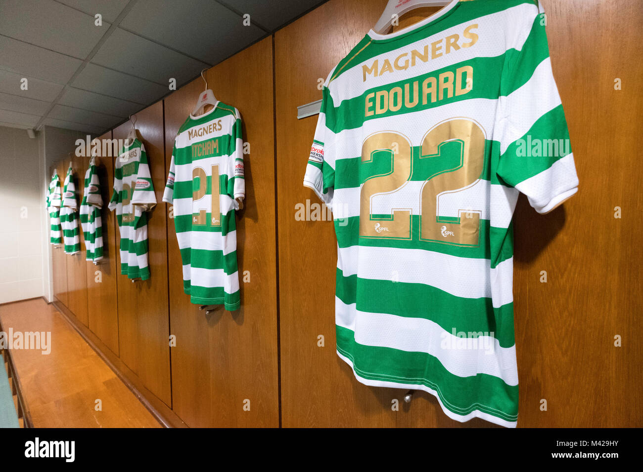 Strisce di calcio appeso all'interno di home spogliatoio al Celtic Park casa dei Celtic Football Club in Parkhead , Glasgow, Scotland, Regno Unito Foto Stock