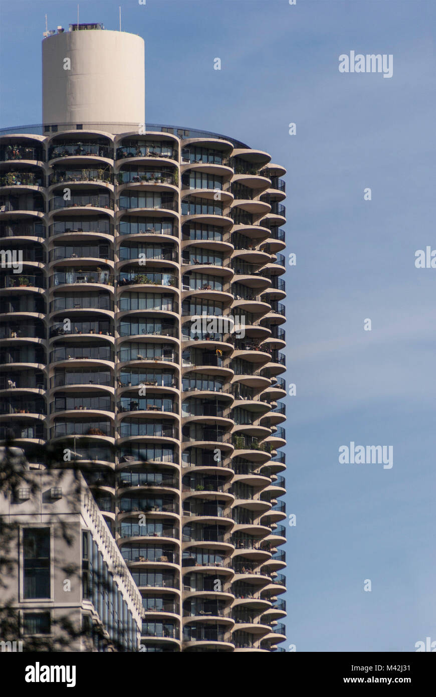 Dettaglio Marina City torri, progettato da eng. Bertand Goldberg con la sua sequenza geometrica delle terrazze arrotondato. Chicago, Stati Uniti d'America Foto Stock