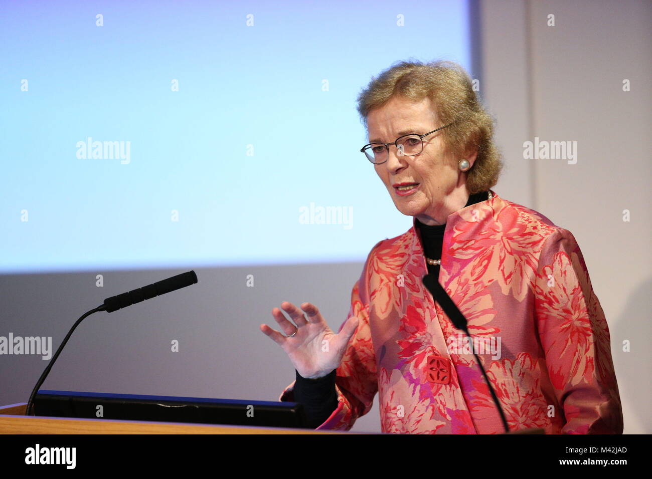 Mary Robinson, ex Alto Commissario delle Nazioni Unite per i Diritti Umani ed ex presidente irlandese, parla a un evento organizzato dalla London Irish Business La Società nel centro di Londra, su Brexit, il cambiamento climatico e lo stato della politica in Irlanda del Nord. Foto Stock