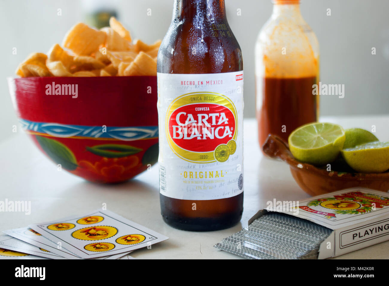 Tlaxcala, Messico - febbraio 11.2018. Carta Blanca è una birra prodotta dalla birreria Cuauhtemoc in Messico dal 1893, di proprietà del gruppo Heineken poiché 201 Foto Stock