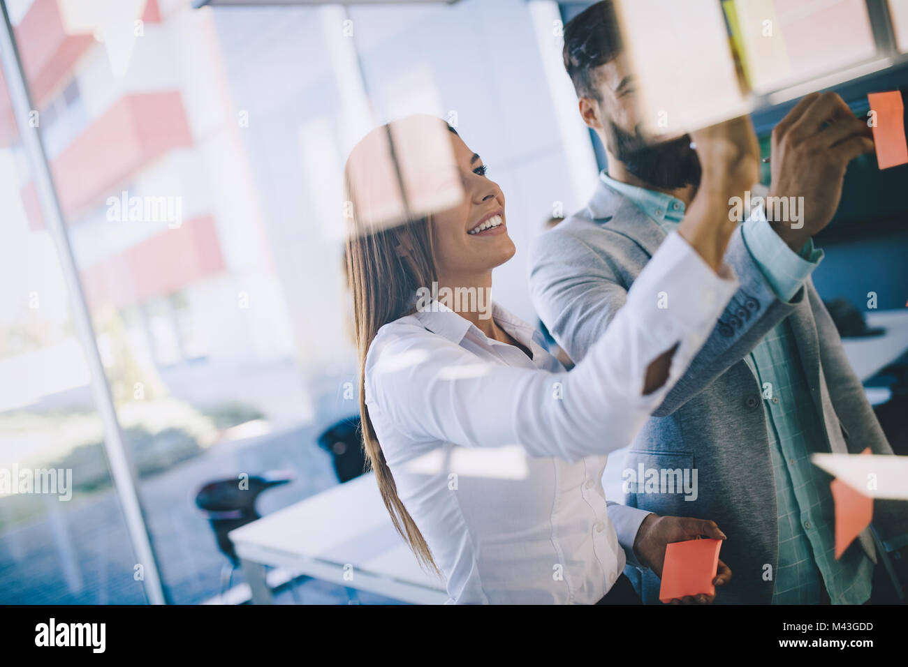La gente di affari strategia di pianificazione in Office insieme Foto Stock