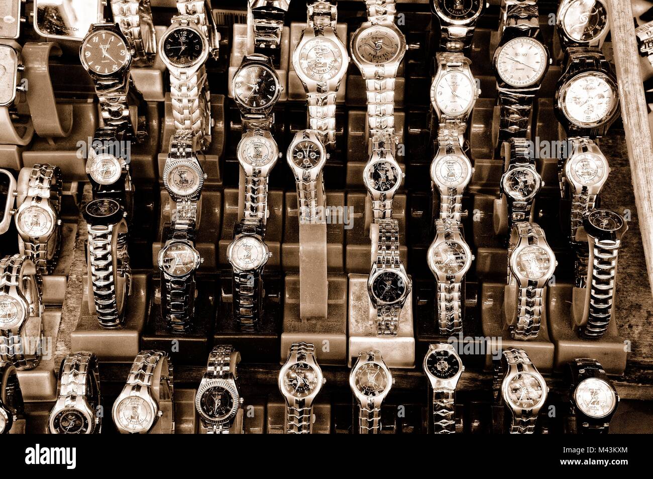 Imitazione orologi mercato Cina seppia Lhasa Cina Foto Stock