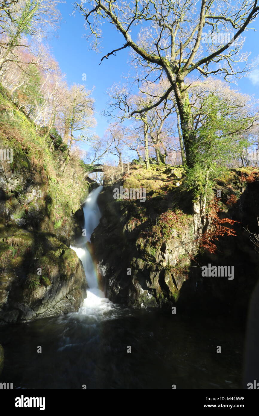 Aira Fore cascata con Rainbow Foto Stock