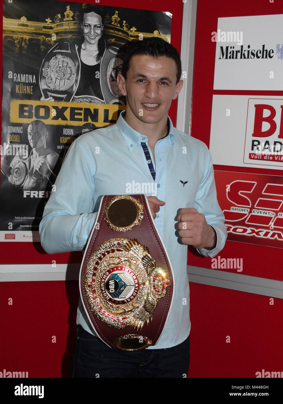 Robin Krasniqi (Profiboxer bei SES-boxe) beim SES-Boxabend 28.3.14 a Potsdam Foto Stock