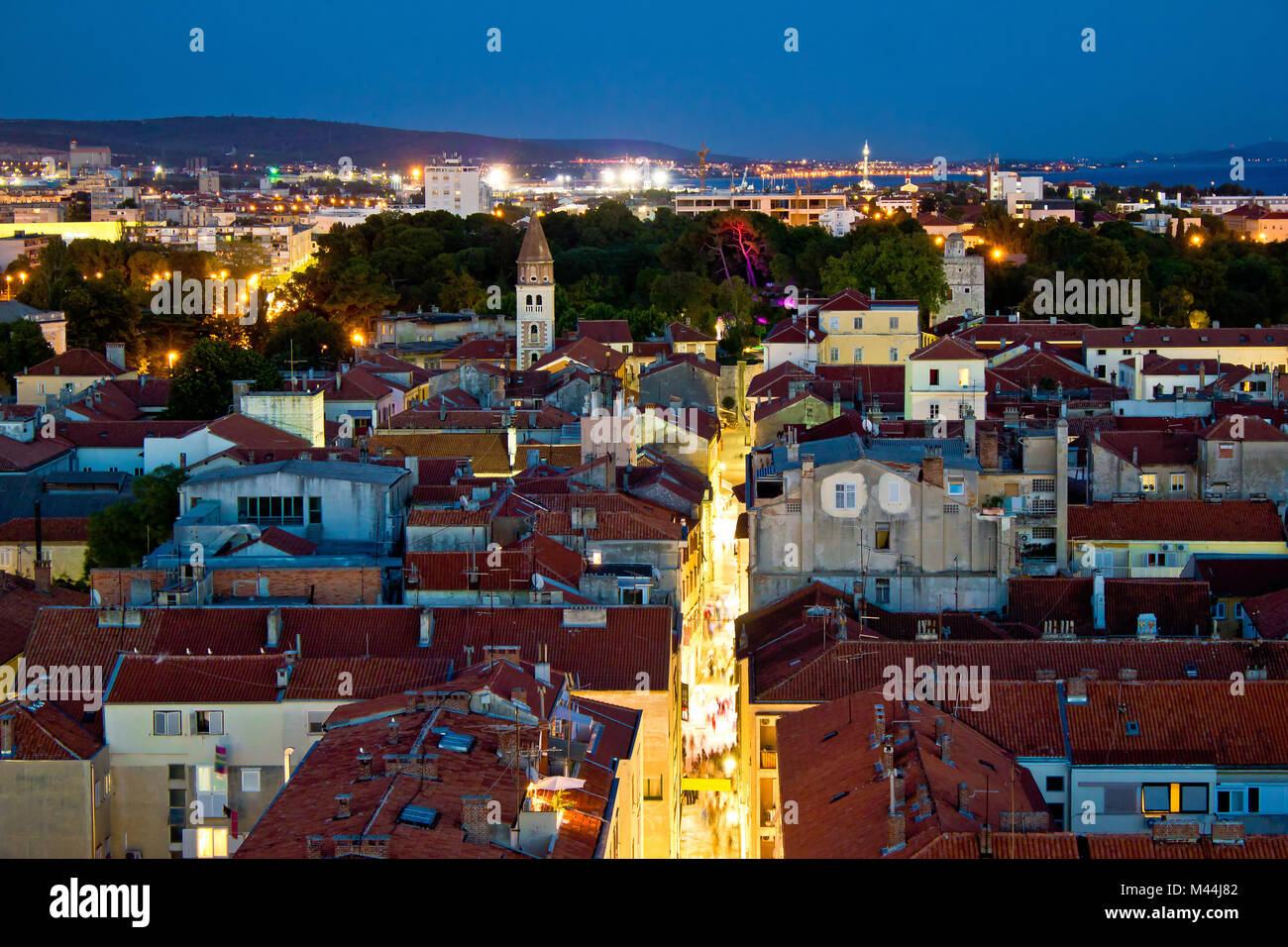 Zara penisola calle larga panorama di sera Foto stock - Alamy