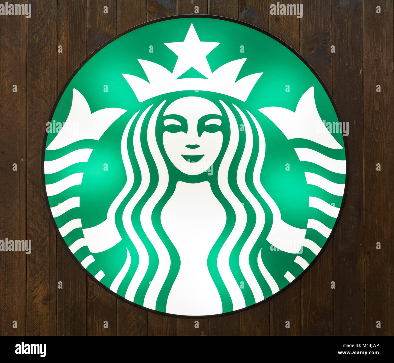 Hong Kong - Febbraio 11, 2018: Starbucks in Hong Kong. Starbucks Corporation è un american coffee company e coffeehouse catena. Foto Stock
