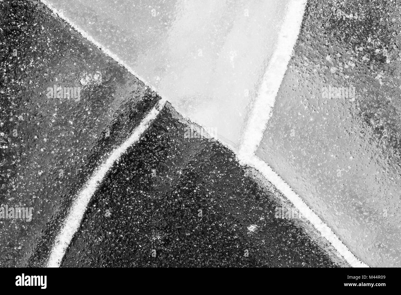 Incrinature nel ghiaccio, Lago Tornetraesk, Lapponia, Svezia Foto Stock